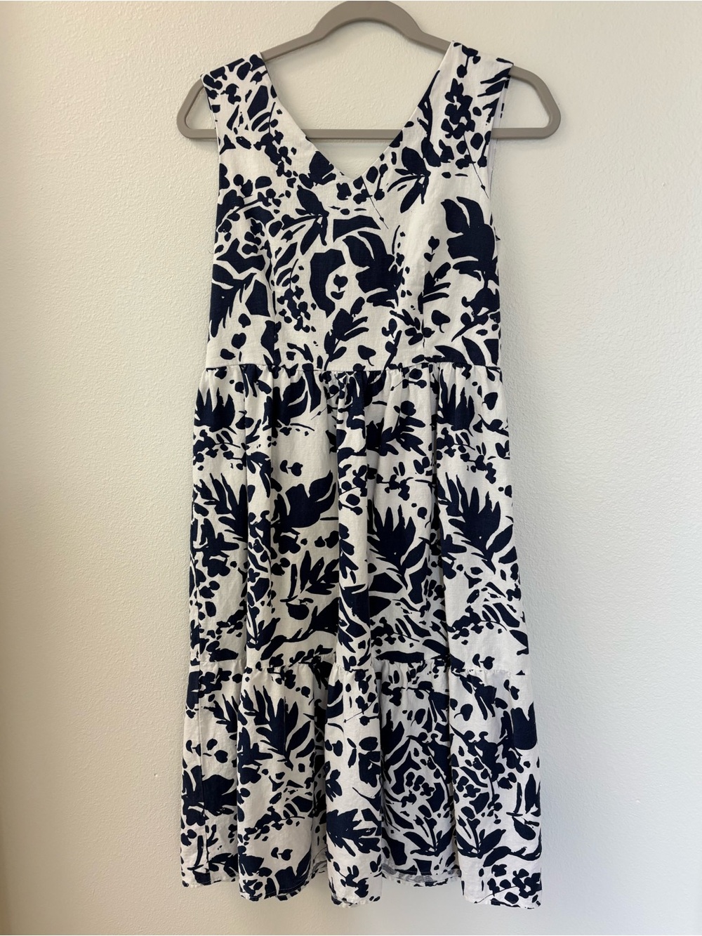 Sleeveless V-Neck Navy Floral Midi Dress